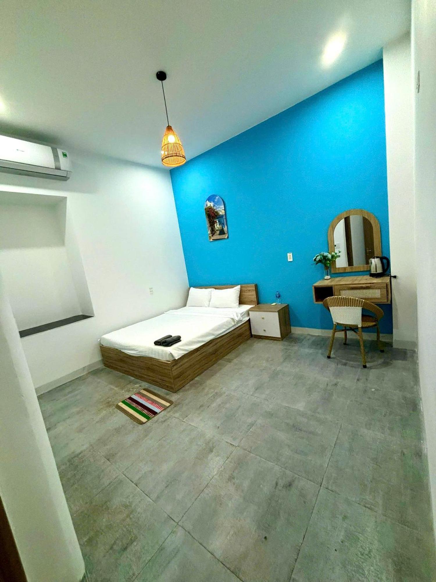 Santorini House And Coffee Hotel Da Nang Bagian luar foto
