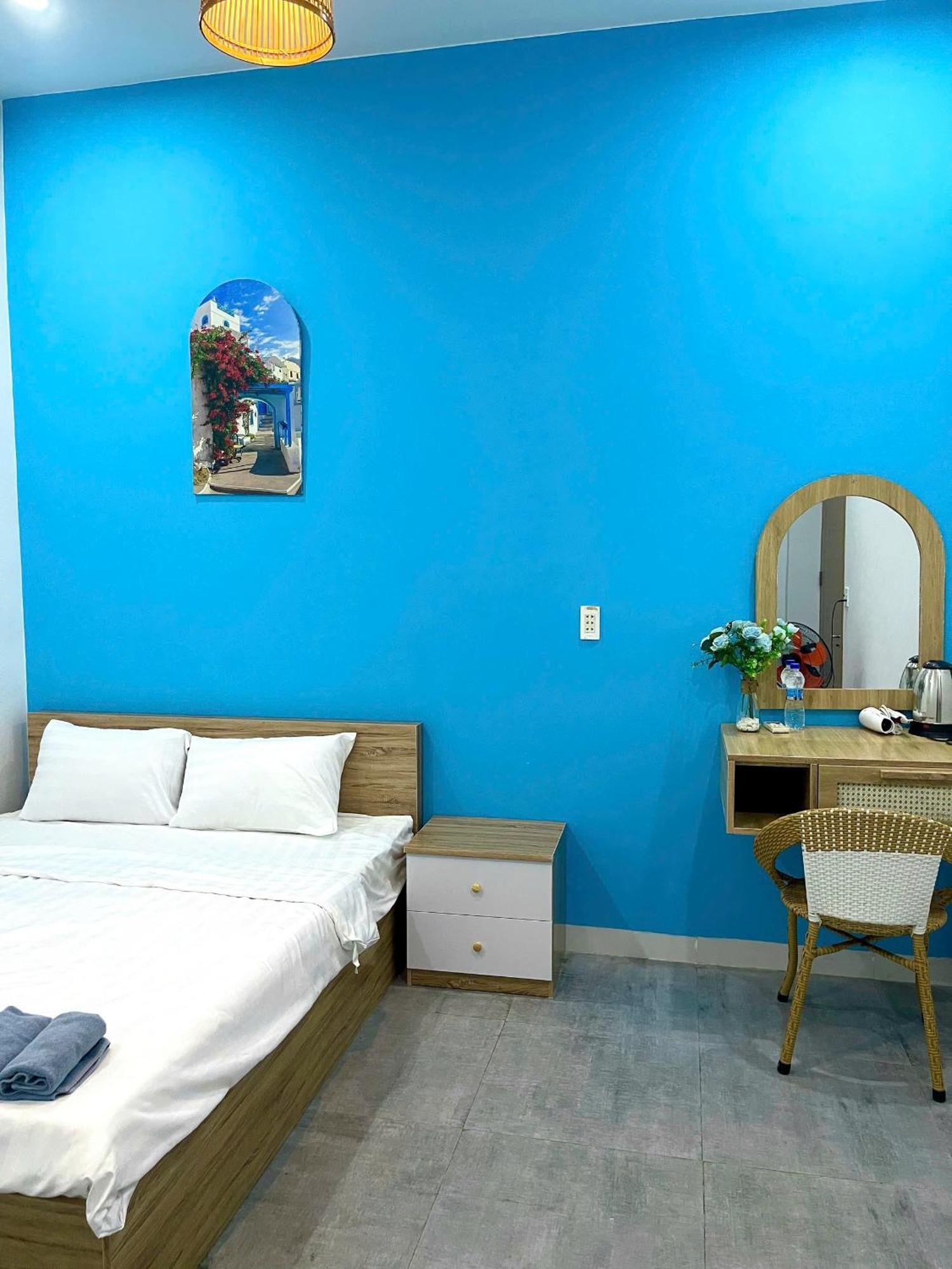 Santorini House And Coffee Hotel Da Nang Bagian luar foto